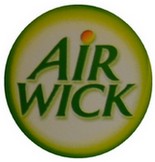 Deze onopvallende Nenuco Airwick Luchtverfrisser werkt langdurig en verspreidt een aangename geur
